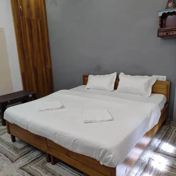 Debanjali home stay, hotel i Rishikesh