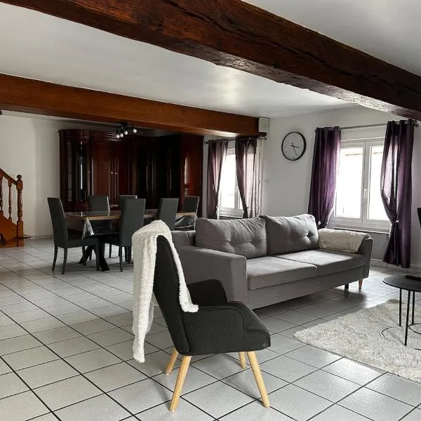 Appartement spacieux, Hotel in Dun-le-Palestel