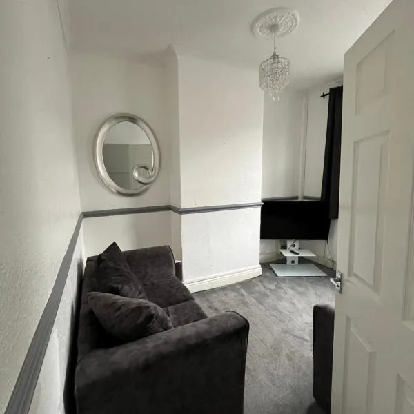 Simple basic flat apartment studio, hôtel à Newport