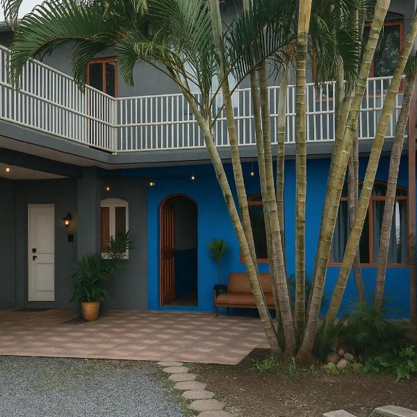 Fica, Vai ter Bolo Hostel