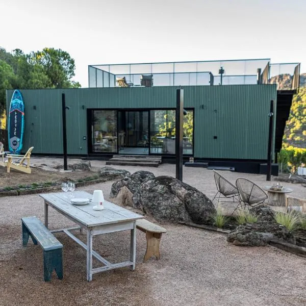 Casa Lakeland, Diseño, naturaleza y vistas únicas cerca de Madrid, Hotel in San Martín de Valdeiglesias