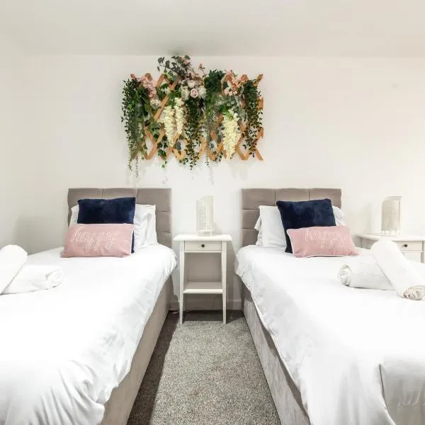 KGV Stays Millbrook Executive Smart Corporate Apartment with Excellent City Links, Hotel in Southampton