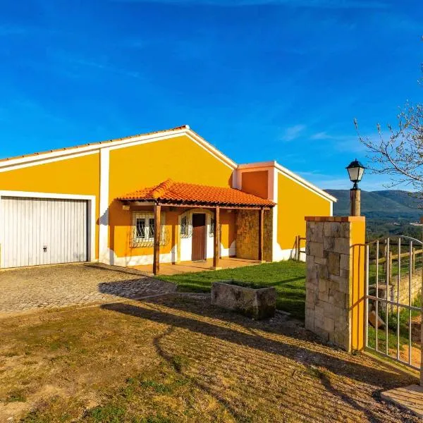 Casa De Campo Natureza, hotel in Porto de Mós