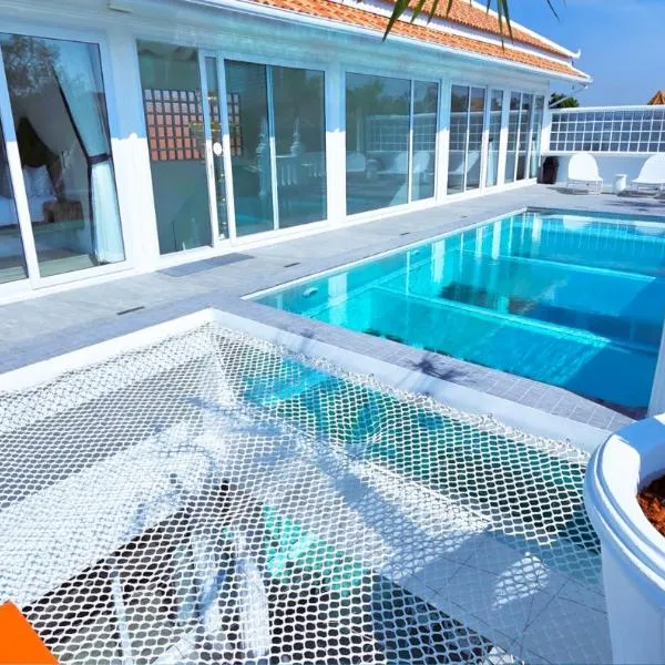 STARLAND Luxury Pool Villa Pattaya Walking Street 8 Bedrooms, hotel in Pattaya South