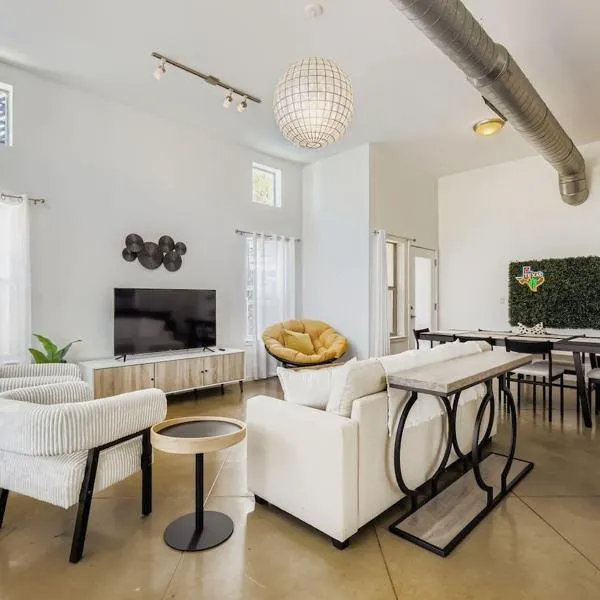 SoCo Retreat - Escape for 8 - EV Charger Available