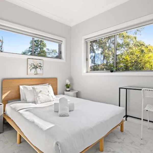 Bright Detached Double Room - Near Top Ryde City Shared Amenities, hotel em Sidney