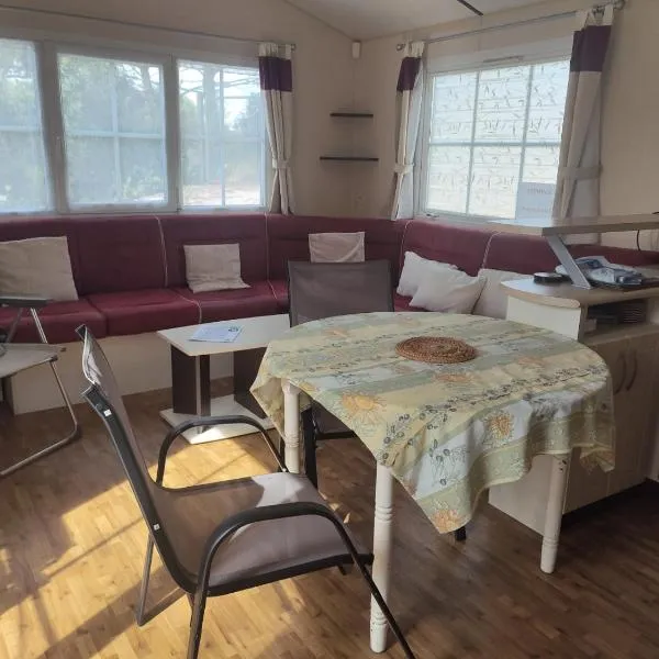 Mobilhome résidentiel, khách sạn ở Gassin