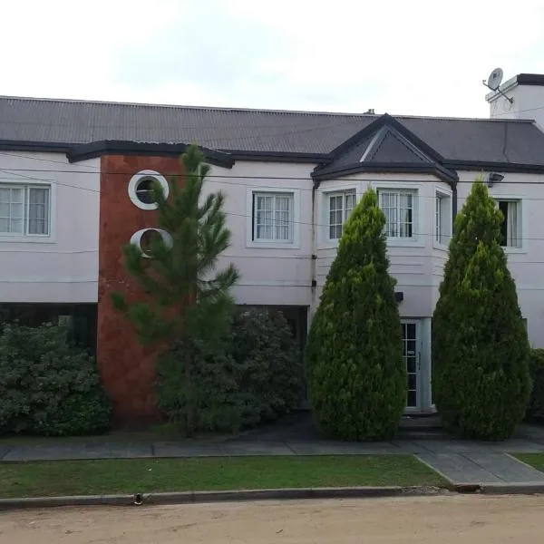 Hotel Queguay, hotel in Colón