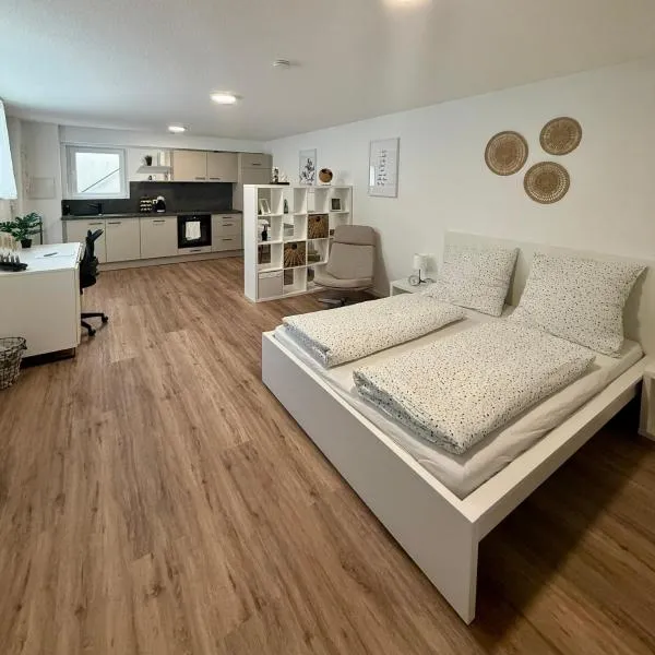 1-Zimmer-Appartment ruhig & naturnah – hotel w mieście Gaggenau