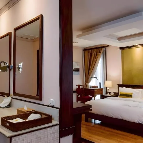 Lunar Mansion Hotel Chiang Mai-สันกำแพง Pro, hotel i Chiang Mai