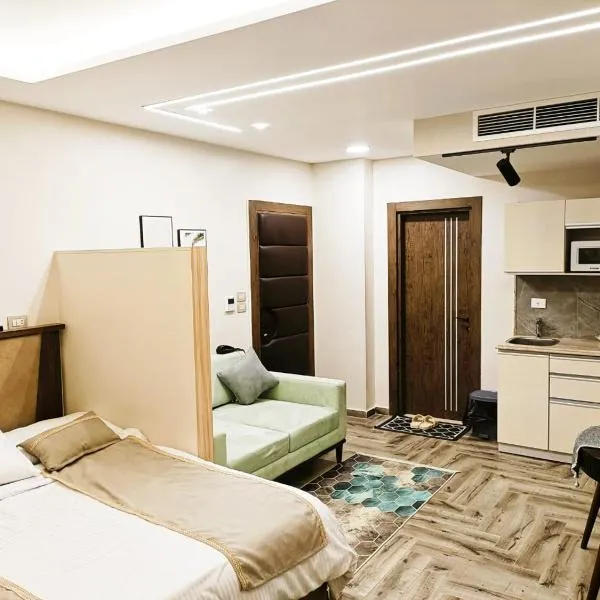 Royal Elegance Room, hotel in Sheikh Zayed