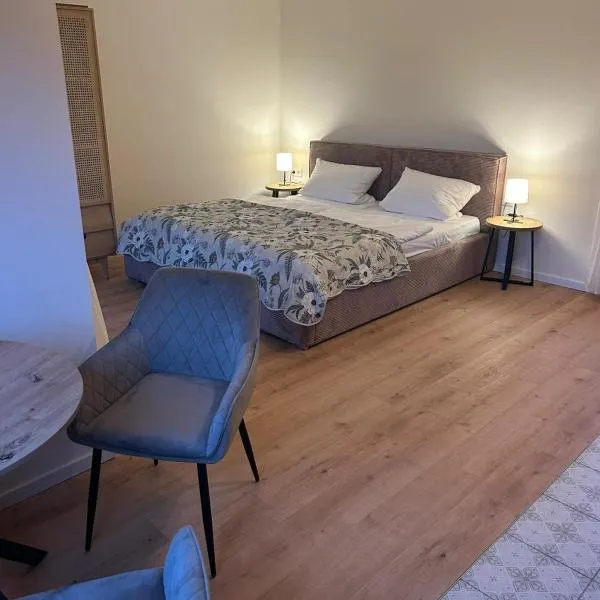 Laubushof - Idyllisches Apartment im Grünen mit Balkon, готель у місті Villmar