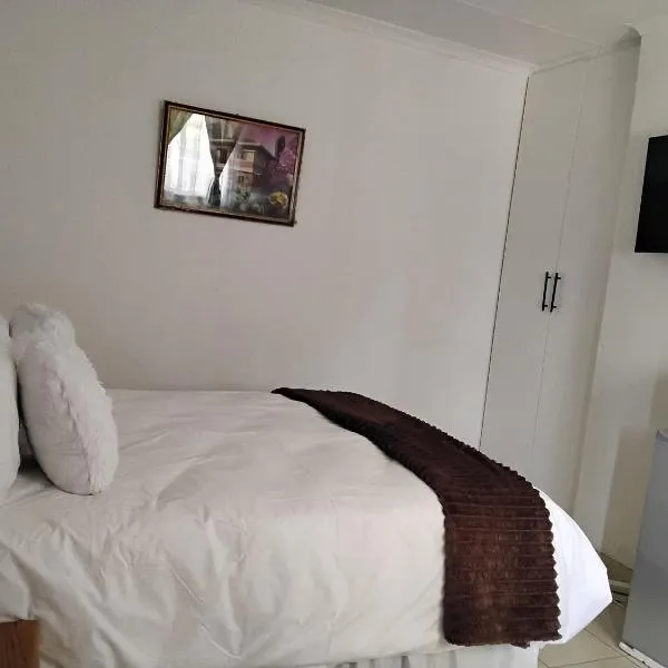 Best Enough Guesthouse, hotel v destinaci Pretoria