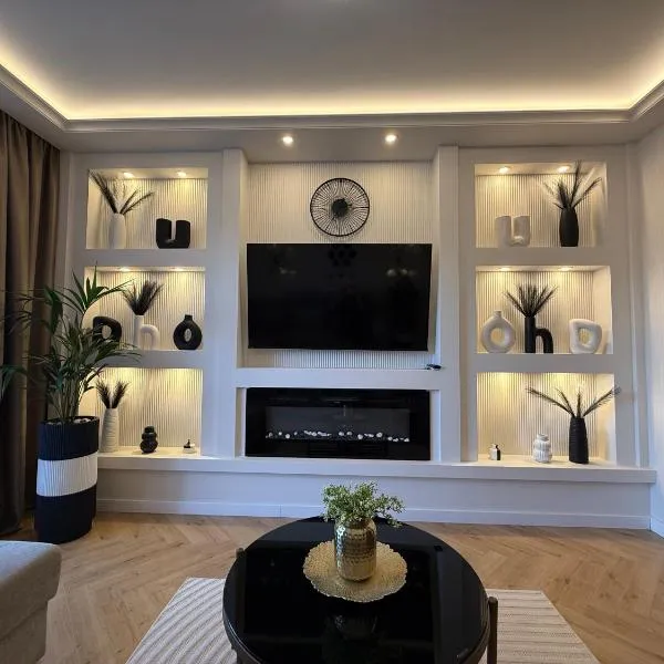 Apartament Anna De Lux z dużym tarasem, hotel in Zamość