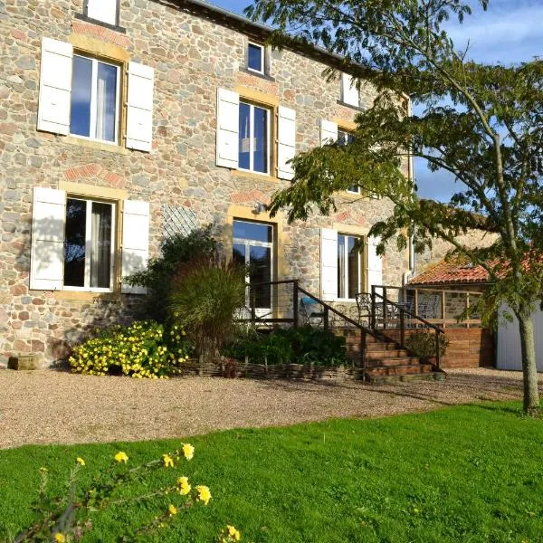 "La Maison de Villars" au coeur de la nature, hotel in Pressac