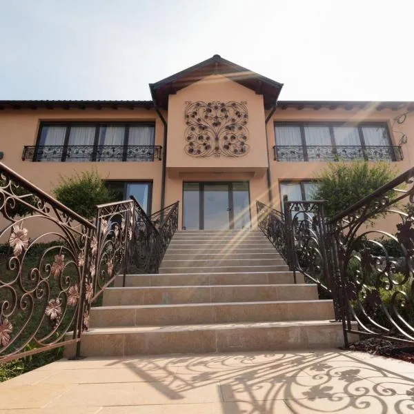 La Villa Casa, hotel in Velika Plana
