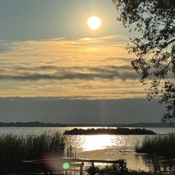 Lazy Oaks Resort Cottages、リーズバーグのホテル