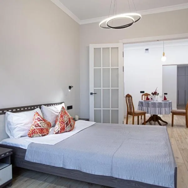 Comfort City 3-Room Apartments, hotel in Almaty
