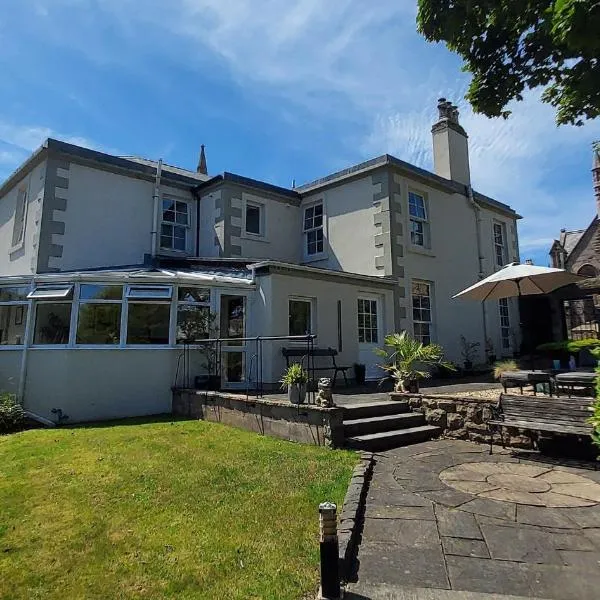 The Glenerne Guest House, hotel in Eyemouth