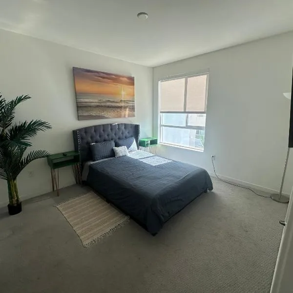 2BR w parking located DTLA!!
