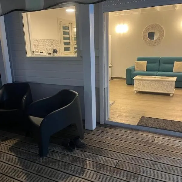 Logement cosy avec piscine proche de l'aéroport, hotel di Ducos
