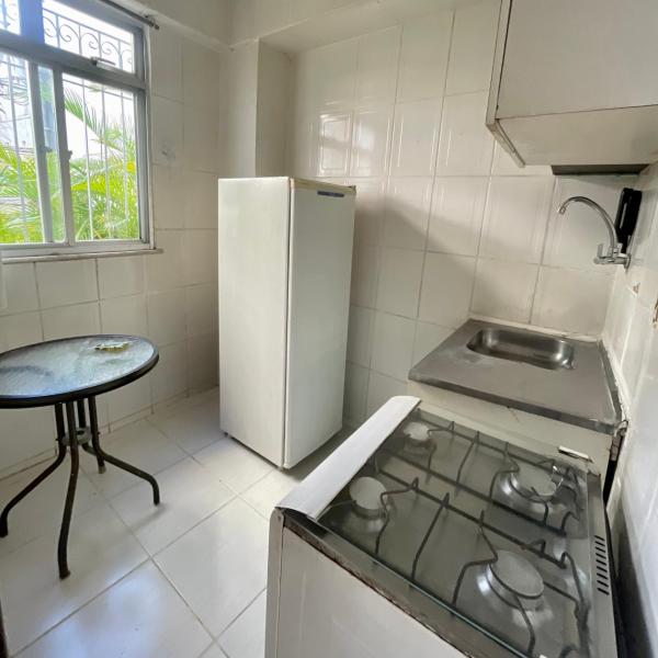 Quarto, sala, cozinha e banheiro menos de 2 minutos da praia do Porto da Barra-101-46 - Foto 4
