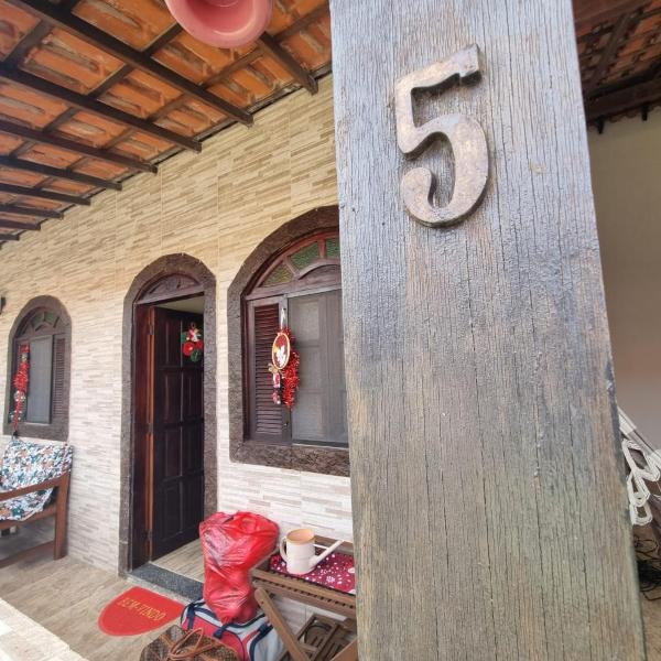 Casa com churrasqueira perto da lagoa