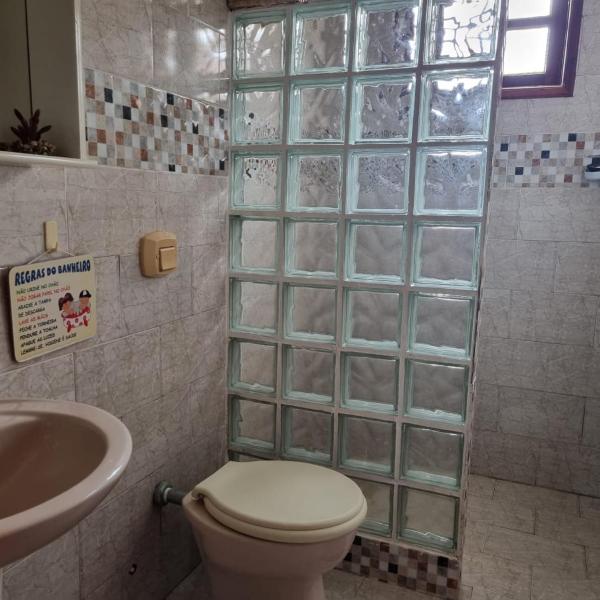 Casa com churrasqueira perto da lagoa - Foto 3