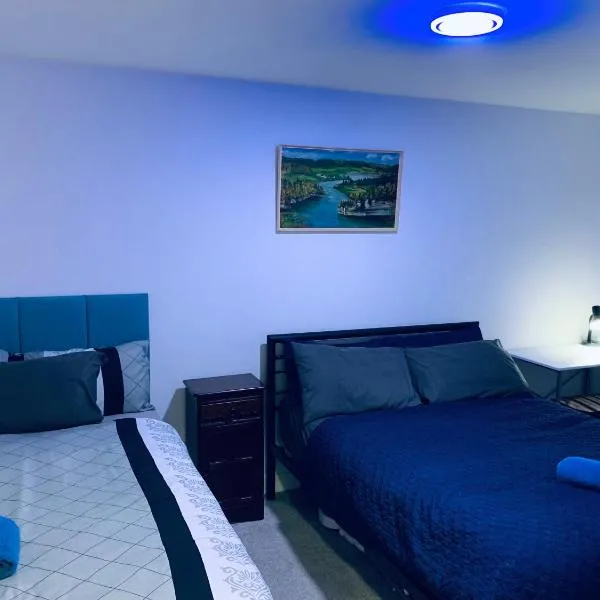 Bloom Court -Sleeps 6-Free Parking with Workspace & High-Speed WiFi, hotel in Birmingham