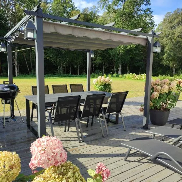 Villa near the lake sauna boat big garden, hotel a Ryssby