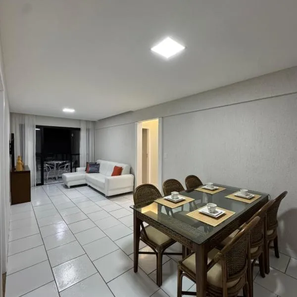 Aconchegante apartamento a 100 mt da Praia da Bacutia, khách sạn ở Guarapari