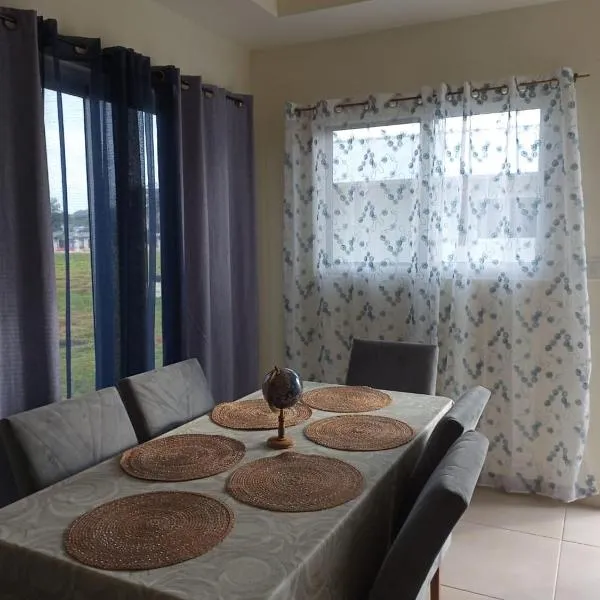 Club free Vacation House Playa and Pool house, hotel in Vacamonte