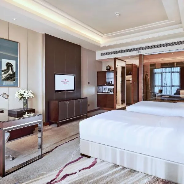 Crowne Plaza Tianjin Jinnan by IHG, hotel in Tianjin