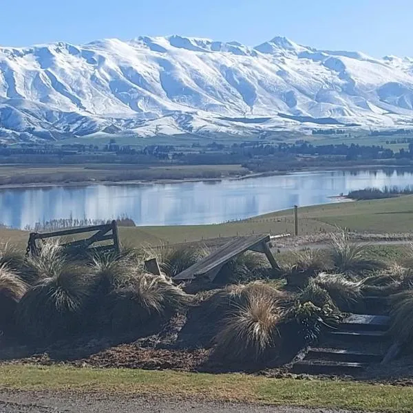 Have it all! Off the Grid Lake Opuha, hotel in Fairlie