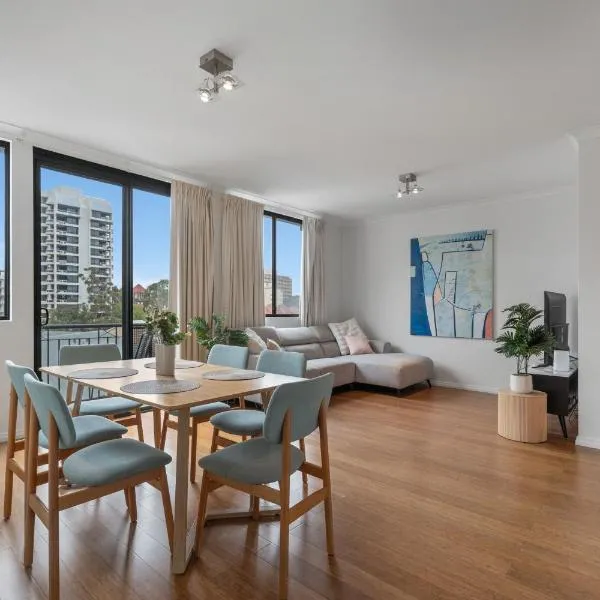 East Perth modern 2 Bedroom with Pool & parking, hotel a Perth