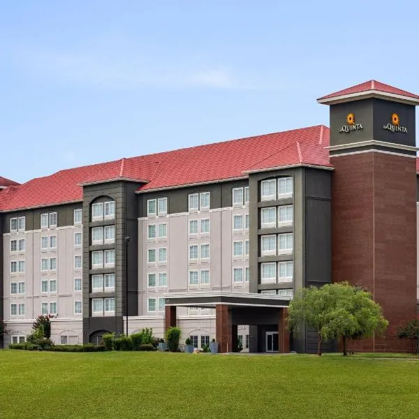 La Quinta by Wyndham Arlington North 6 Flags Dr, hotel en Arlington