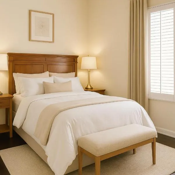 Hollywood Hills, Near Griffith Park - Family-Friendly 2BR