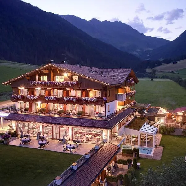 Vitalpina Hotel Magdalenahof, hotel in Valle Di Casies