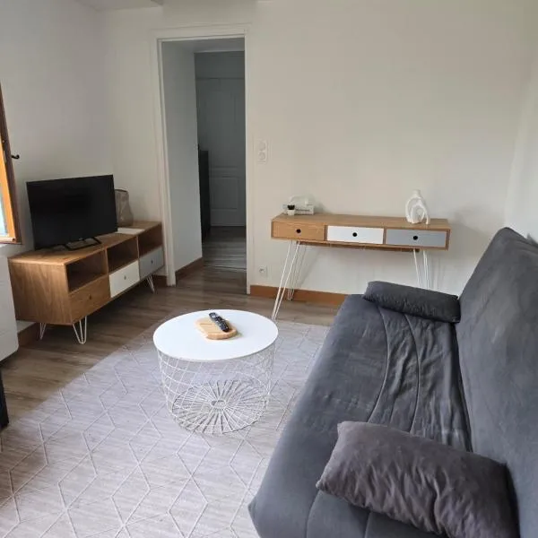Logement moderne équipé, hotel in Ouzouer-sur-Loire