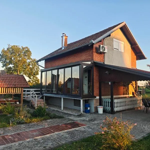 Kuća za odmor Bella, hotel in Sotin