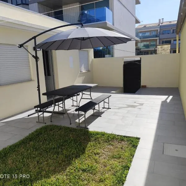 Beach house for 4 by the sea, hotel v destinaci Gafanha da Nazaré