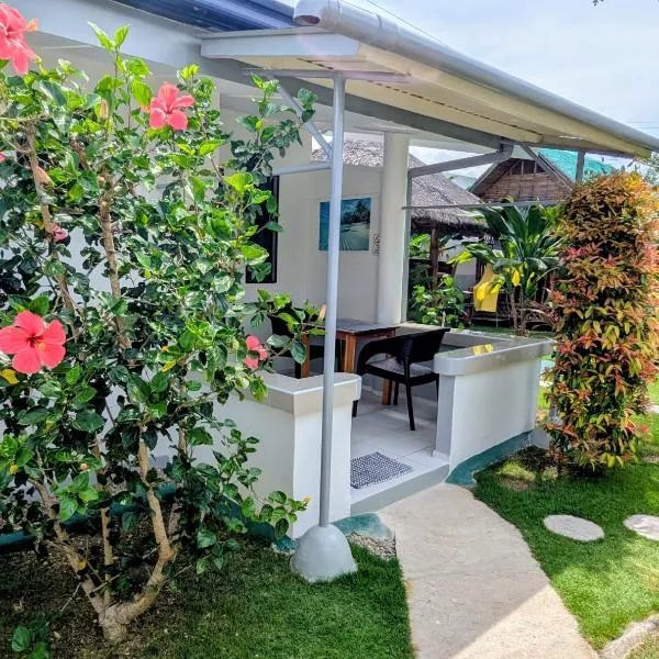 Astillo's Guest Houses, hotel in Moalboal