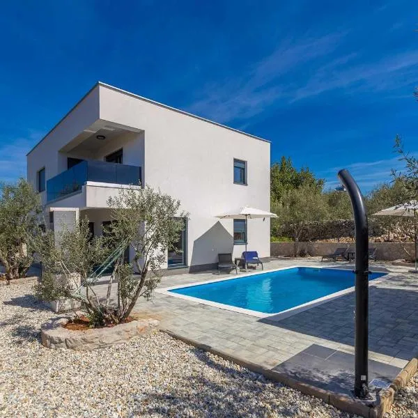 Viesnīca Villa Lio mit Pool pilsētā Linardići