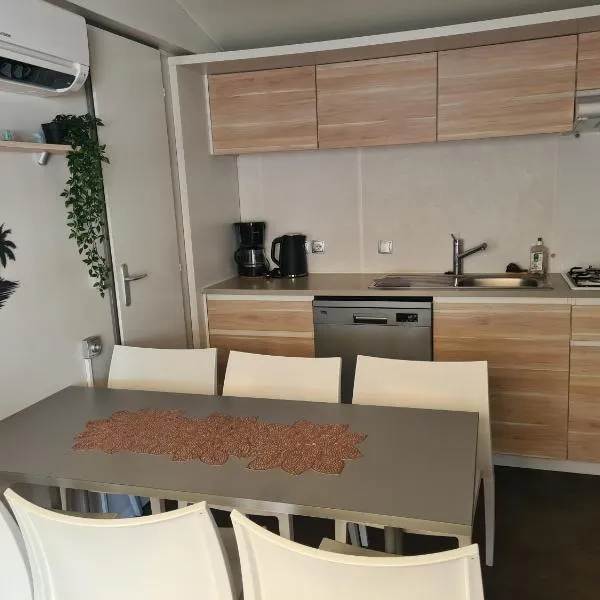 Mobil home 6p à Lacanau Océan, hotel en Lacanau