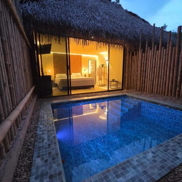 Fm Luxury villa Arquitectura tipo yakarta con Playa artificial y Cinema al aire libre, hotel in Melgar