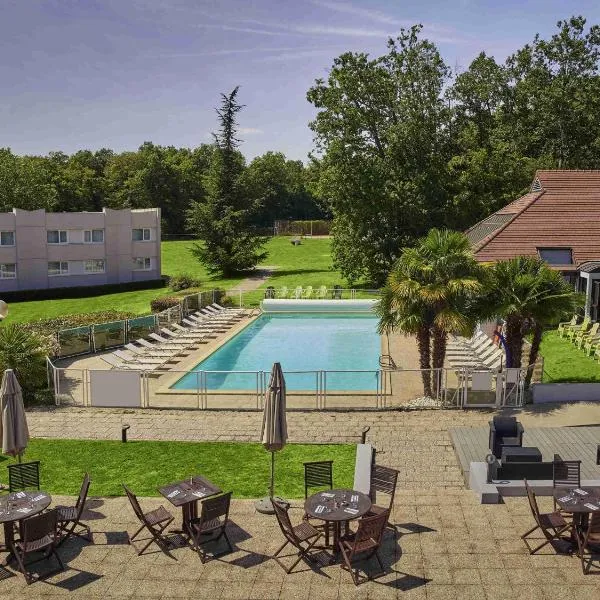 Novotel Fontainebleau Ury, hotel em Ury