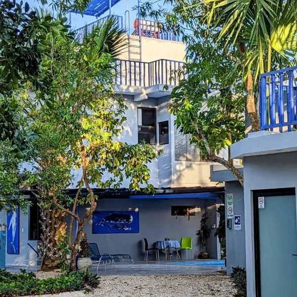The Blue Eco Lodge, hotel in Valladolid