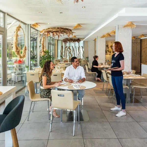 Novotel Pau Pyrénées, hotel en Lescar