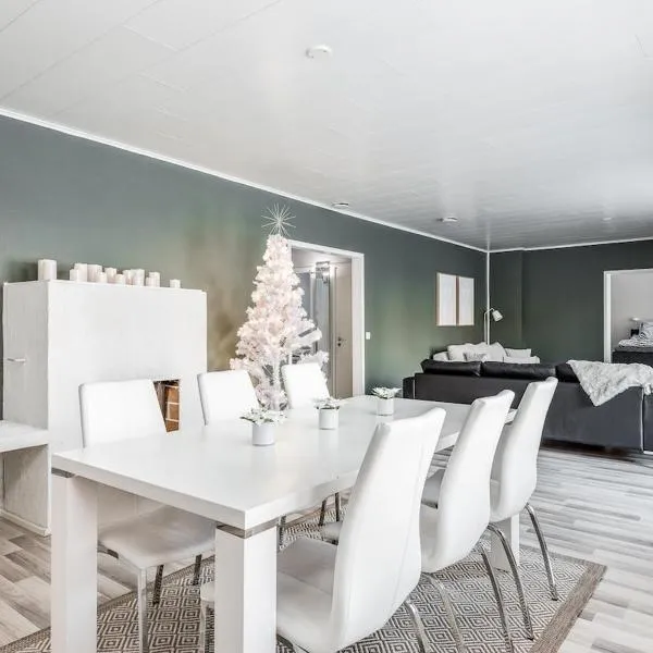 Santa's choice for Aurora hunters , Sauna and jacuzzi, Hotel in Rovaniemi