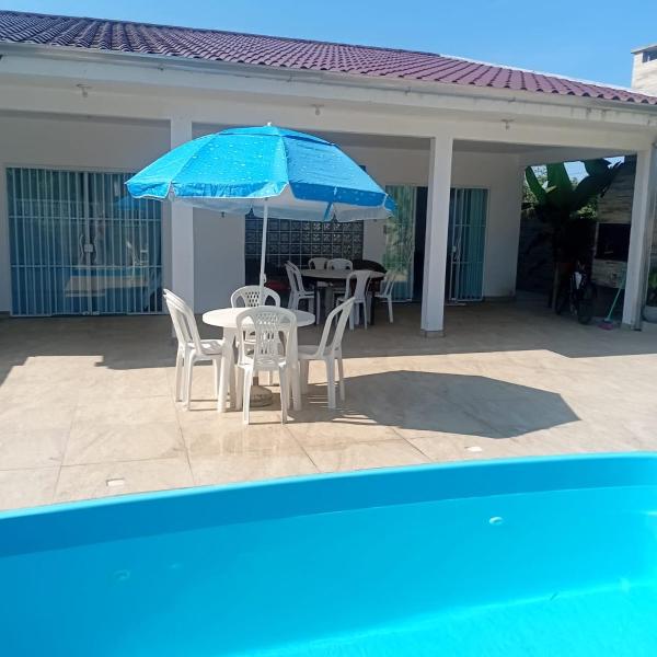 Casa em Guaratuba com piscina